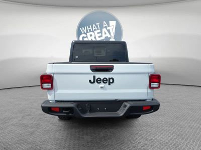 2026 Jeep Gladiator — detail view
