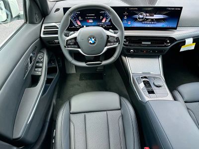 2026 BMW 3 Series — photo 17 view