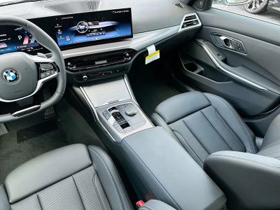 2026 BMW 3 Series — photo 18 view