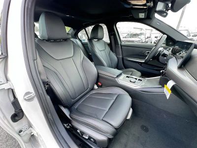 2026 BMW 3 Series — photo 23 view