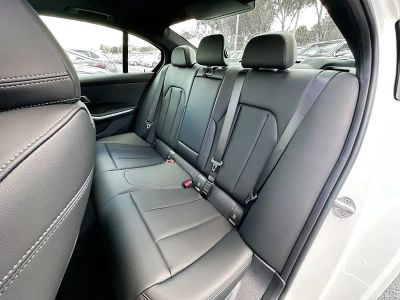 2026 BMW 3 Series — photo 19 view