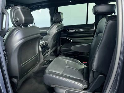 2022 Jeep Wagoneer — photo 26 view