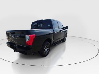 2021 Nissan Titan — photo 7 view
