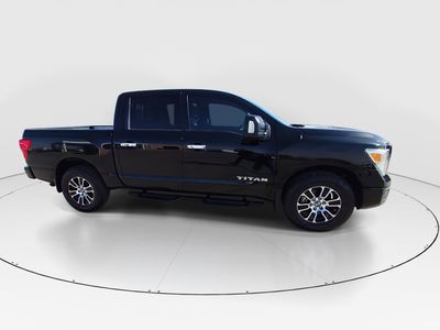 2021 Nissan Titan — photo 8 view
