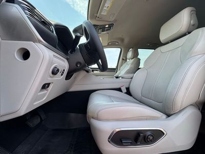 2024 Jeep Wagoneer Series II - Photo 17
