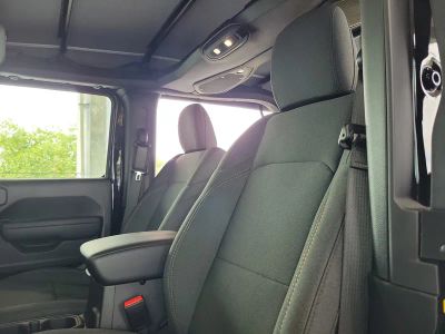 2026 Jeep Wrangler — photo 13 view