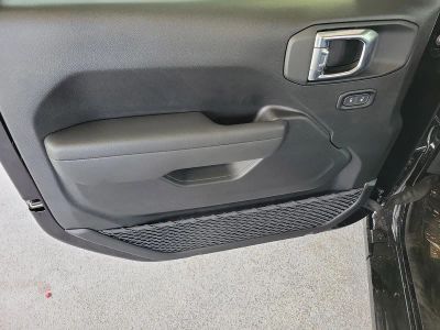 2026 Jeep Wrangler — photo 9 view