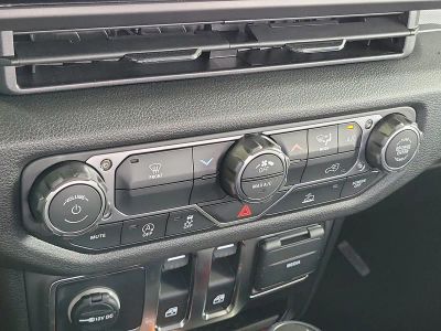 2026 Jeep Wrangler — photo 24 view