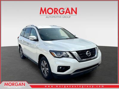 2019 Nissan Pathfinder SV in Pearl White Tricoat — front three-quarter view