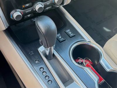 2019 Nissan Pathfinder — photo 13 view