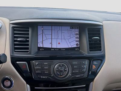 2019 Nissan Pathfinder — photo 10 view