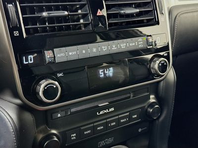 2023 Lexus GX - Photo 18