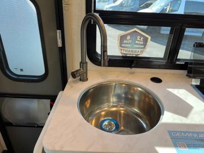 2027 Thor Motor Coach GEMINI — photo 11 view
