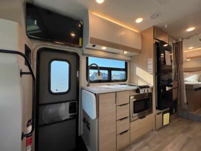 2027 Thor Motor Coach GEMINI — photo 8 view
