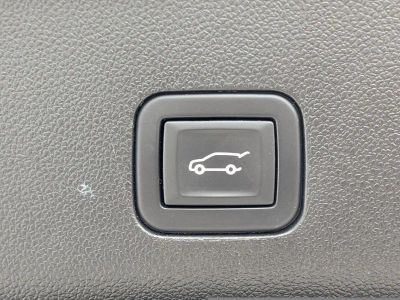 2023 GMC Yukon — photo 13 view