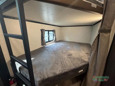 2026 Venture RV Stratus — photo 21 view
