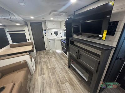 2026 Venture RV Stratus — side profile view