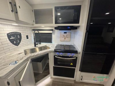 2026 Venture RV Stratus — photo 14 view