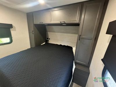 2026 Venture RV Stratus — photo 25 view