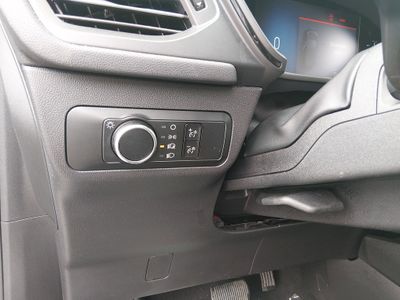 2025 Ford Escape — photo 13 view