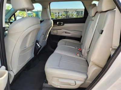 2025 Kia Sorento — photo 7 view