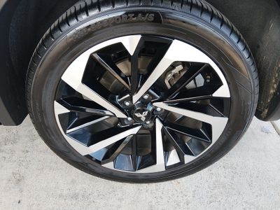 2024 Mitsubishi Outlander Plug-In Hybrid — photo 15 view