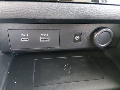 2024 Mitsubishi Outlander Plug-In Hybrid — photo 21 view