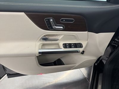 2026 Mercedes-Benz GLB — photo 17 view