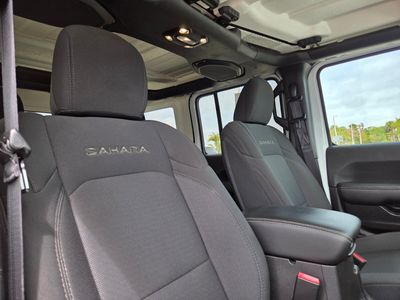 2023 Jeep Wrangler - Photo 11