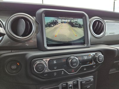 2023 Jeep Wrangler - Photo 29