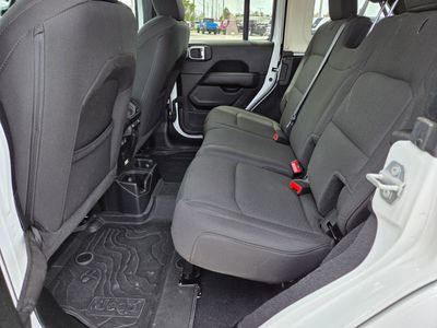 2023 Jeep Wrangler - Photo 18