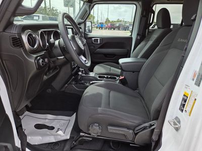 2023 Jeep Wrangler - Photo 21