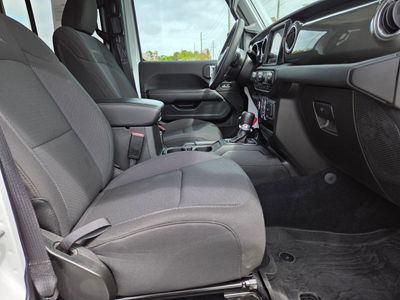 2023 Jeep Wrangler - Photo 10