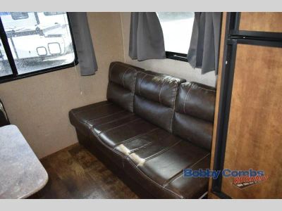 2017 Keystone RV Zinger - Photo 9