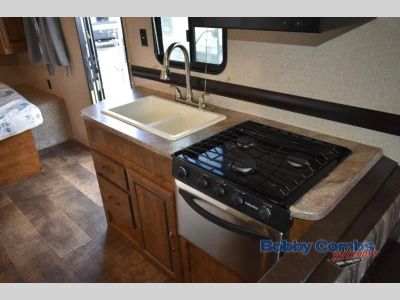 2017 Keystone RV Zinger - Photo 12