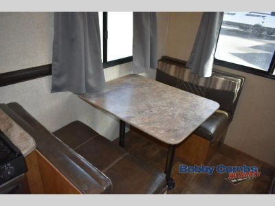 2017 Keystone RV Zinger - Photo 10