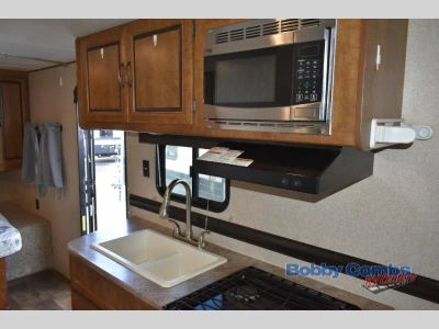 2017 Keystone RV Zinger - Photo 13