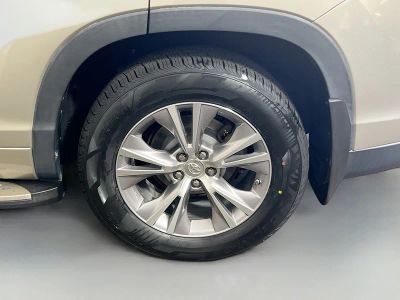 2015 Toyota Highlander — photo 23 view