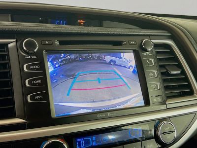 2015 Toyota Highlander — photo 13 view