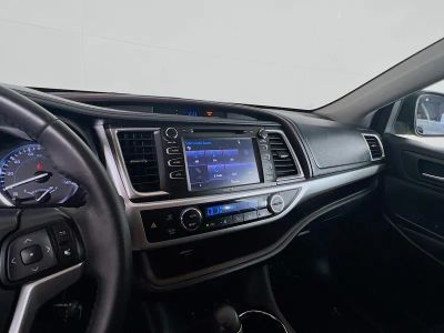 2015 Toyota Highlander — photo 11 view