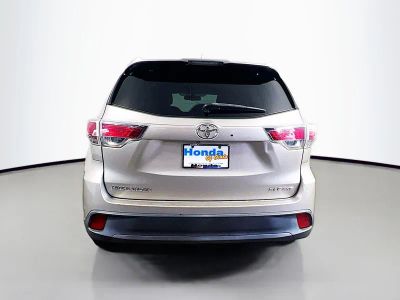 2015 Toyota Highlander — photo 21 view