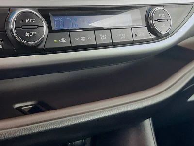 2015 Toyota Highlander — photo 12 view