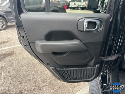 2021 Jeep Wrangler - Photo 38