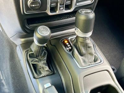 2026 Jeep Wrangler — photo 14 view