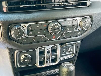 2026 Jeep Wrangler — photo 13 view
