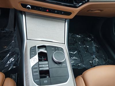 2025 BMW 3 Series - Photo 17