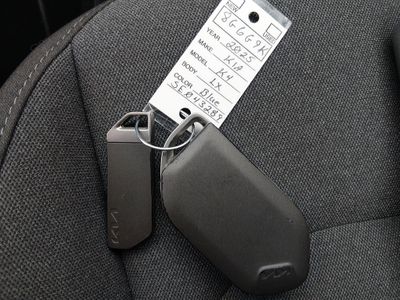 2025 Kia K4 — photo 15 view
