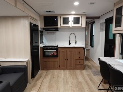 2026 Coachmen Apex Ultra Lite - Photo 6