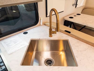 2026 Thor Motor Coach CHATEAU - Photo 13