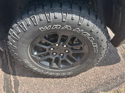 2025 Ram 1500 — photo 8 view